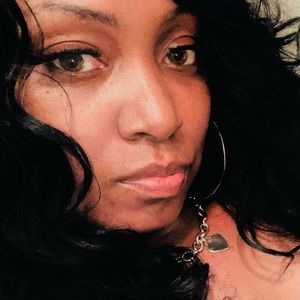 Meet your Posher, Adrienne